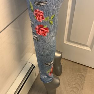 Size M gorgeous unique high-waist leggings NOT distressed but painted to look